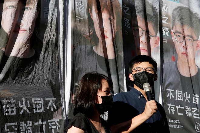 Nhà hoạt động dân chủ Hong Kong Joshua Wong thông báo kế hoạch tranh cử vào hội đồng lập pháp của đặc khu hôm 19/6. Ảnh: Reuters.