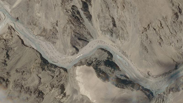Hình ảnh vệ tinh chụp vùng Thung lũng Galwan ở Ladakh, Ấn Độ.  Ảnh: REUTERS
