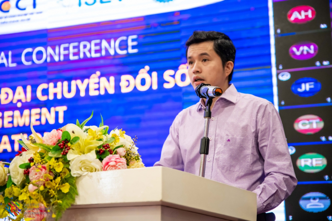   TS Lương Minh Huân, Viện trưởng Viện phát triển doanh nghiệp – VCCI phát biểu tại Hội thảo  