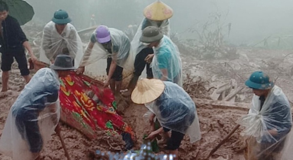 Vụ lở đất ở huyện Hoàng Su Phì (Hà Giang) đã vùi lấp 2 người. Ảnh: Báo Hà Giang.