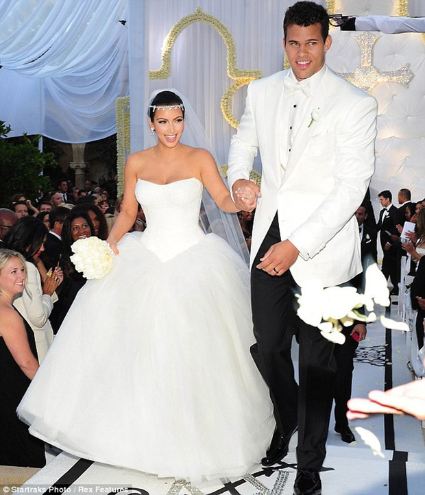 Kim Kardashian cưới vận động viên bóng rổ Kris Humphries