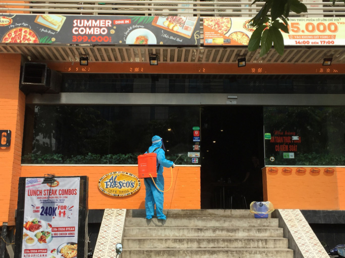 Quán Pizza ở 106 Trần Thái Tông nơi bệnh nhân làm việc.