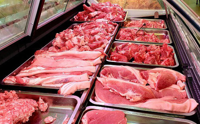 Giá thịt lợn hơi giảm mạnh nhưng hàng vẫn ế