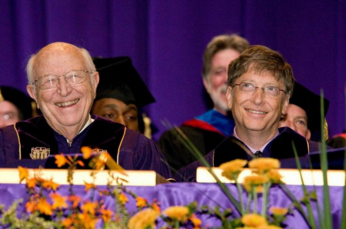   Tỷ phú Bill Gates và cha.  