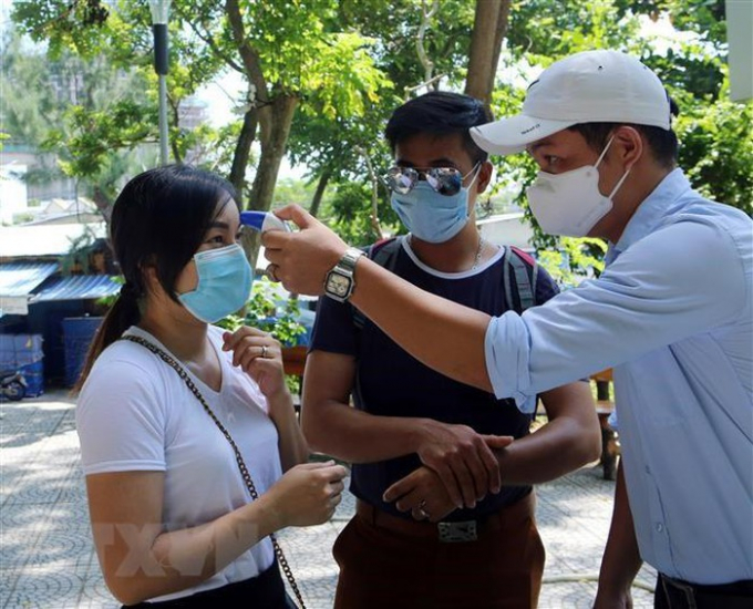 Việt Nam tiềm ẩn bốn nguy cơ lớn lây nhiễm COVID-19