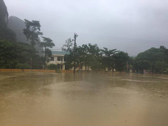   Trường học trên địa bàn xã Tân Hóa, huyện Minh Hóa ngập nặng.  