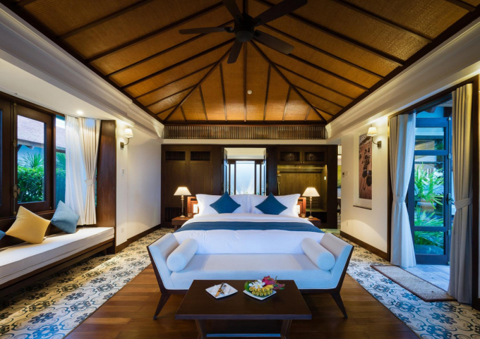 The Anam - khu nghỉ dưỡng cao cấp nằm bên Bãi Dài, ở vịnh Cam Ranh, Khánh Hòa. Resort gồm 117 villa, 96 phòng khách thiết kế đẳng cấp 5 sao bao quanh bởi những khu vườn xanh mát và bờ biển êm sóng.