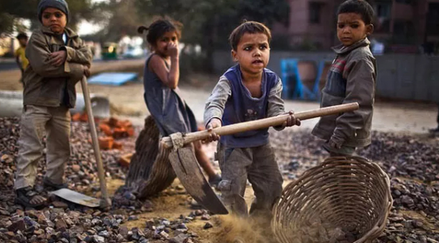   Trẻ em Ấn Độ bị bóc lột sức lao động. Ảnh: A Contrario ICL  