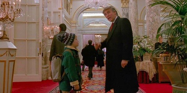 Home Alone 2: Lost in New York (1992):  Ông Trump xuất hiện chớp nhoáng khi đóng vai một vị khách chỉ đường cho nhân vật chính Kevin ở sảnh khách sạn Plaza. Tại thời điểm này, khách sạn này thuộc quyền sở hữu của Donald Trump.