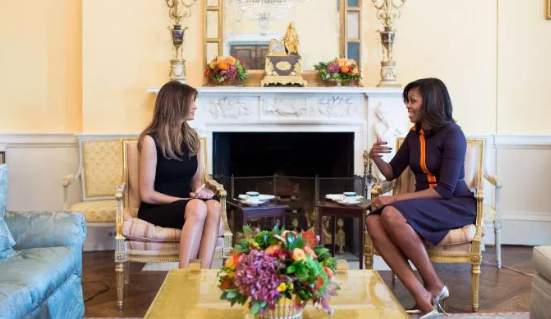   Trong ảnh, đệ nhất phu nhân Michelle Obama gặp và có tiệc trà với bà Melania Trump tại Nhà trắng vào ngày 10/11/2016. Ảnh: CNN/ Nhà Trắng  
