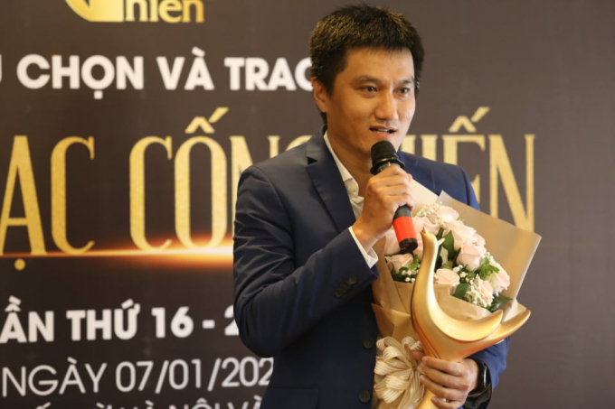   Đại diện chương trình Rap Việt nhận giải Chương trình của năm - Ảnh: GIA TIẾN  