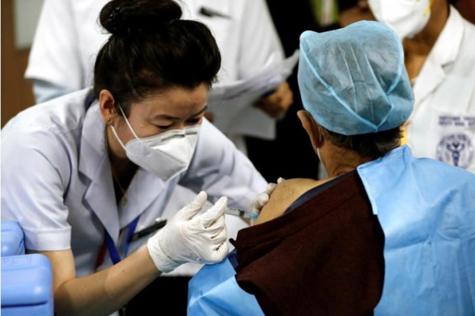 Israel ghi nhận 13 người bị tê liệt mặt dạng nhẹ sau khi tiêm vắc-xin Covid-19