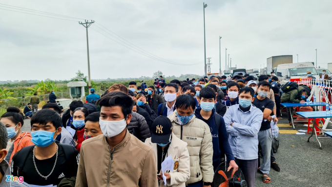 Hàng nghìn người lao động rời Quảng Ninh về quê ăn Tết