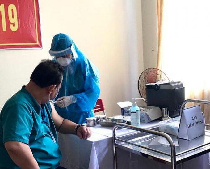 Việt Nam đã có 5.248 người được tiêm vắc xin Covid-19 