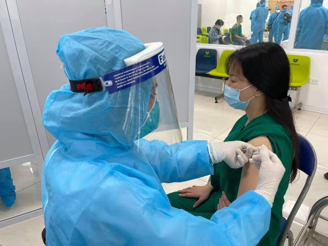 Việt Nam ghi nhận người đầu tiên sốc phản vệ độ 3 sau khi tiêm vaccine Covid-19