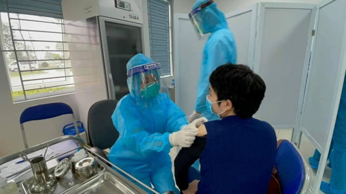 Việt Nam: Trên 20.000 người tiêm vaccine COVID-19 AstraZeneca
