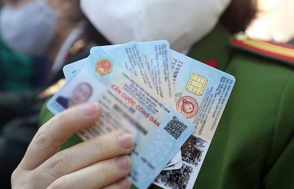 Công dân có hộ khẩu thường trú tỉnh khác có được làm thẻ căn cước công dân gắn chíp ở Hà Nội không?