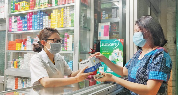 TP.HCM: Người mua thuốc sốt, ho phải khai báo y tế