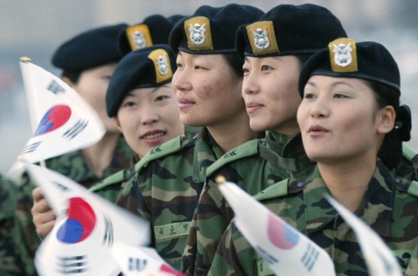 Yêu cầu buộc nữ giới tham gia nghĩa vụ quân sự gây ra nhiều tranh cãi ở Hàn Quốc