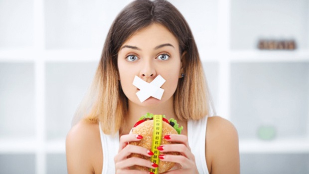 Trào lưu nhịn ăn khô để giảm cân: Detox hay 