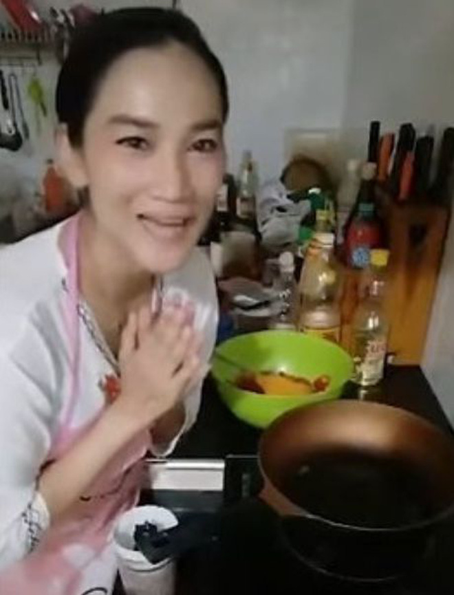 Blogger Thái Lan đột ngột gục xuống tử vong khi đang livestream