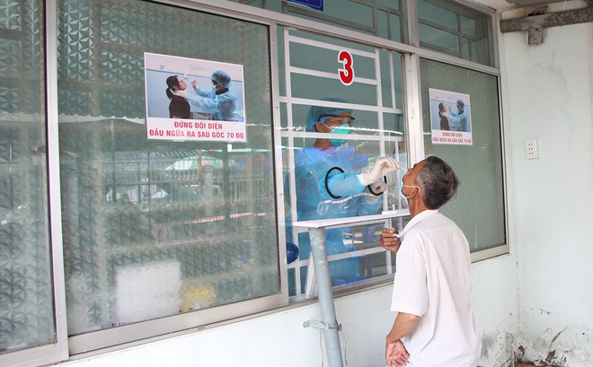 Bệnh viện tư nhân đầu tiên tại Việt Nam thông báo tiêm vắc xin COVID-19 dịch vụ giá 1,5 triệu đồng/liều