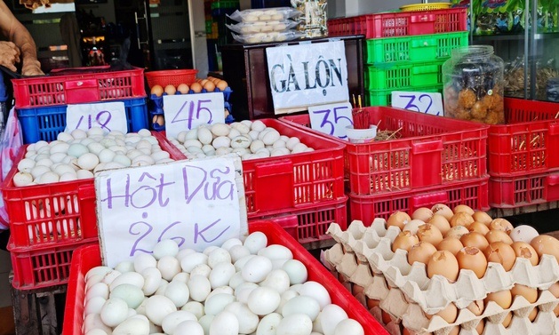 Giá trứng ở miền Tây tăng gần gấp đôi so với ngày thường