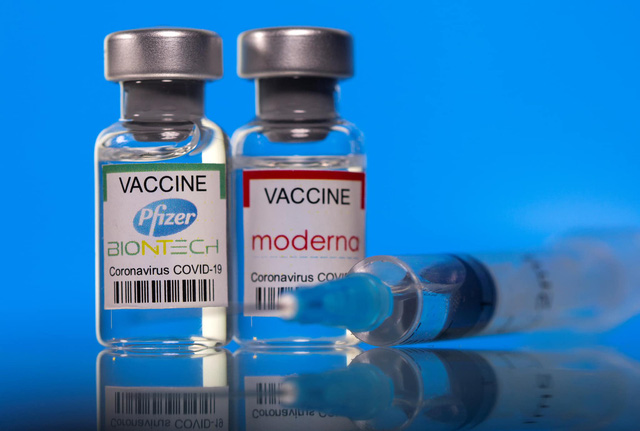 Bộ Y tế đề nghị các tỉnh, thành xem xét tiêm trộn vắc-xin Covid-19 Moderna và Pfizer