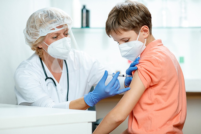 Một số quốc gia đã tiêm vaccine Pfizer cho trẻ từ 12 tuổi trở lên 