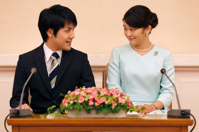   Công chúa Mako và hôn phu Kei Komuro.   