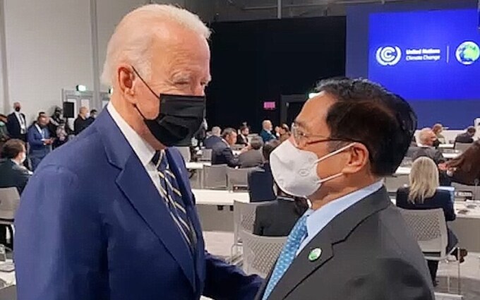   Thủ tướng Phạm Minh Chính (phải) gặp Tổng thống Mỹ Joe Biden. Ảnh: TTX  