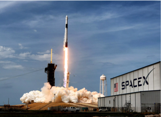   Tên lửa Falcon 9 của SpaceX được phóng lên từ Trung tâm vũ trụ Kenedy hồi tháng 5 (Ảnh: Getty).  