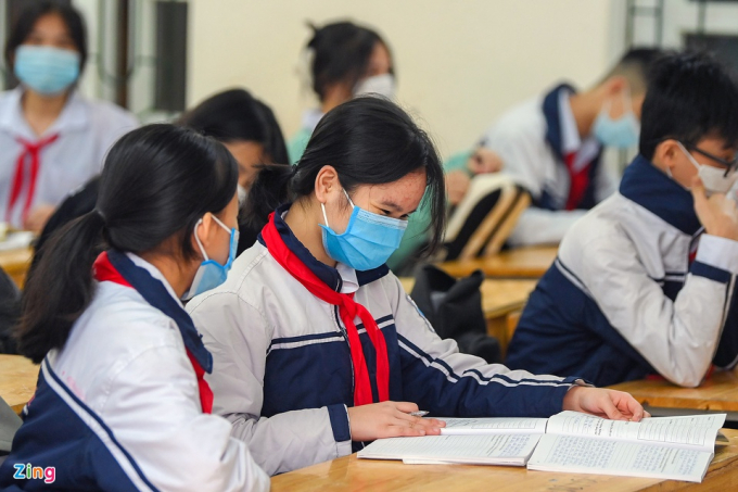           Đúng 8h, tiết học đầu tiên của học sinh khối 9 trường THCS Tây Đằng được bắt đầu. Huyện Ba Vì là địa phương duy nhất ở Hà Nội cho học sinh trở lại trường học trực tiếp kể từ ngày 8/11.          