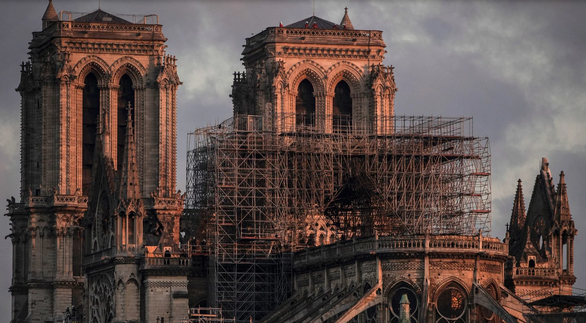 Chuyên gia Pháp nhận định nhà thờ Đức Bà Paris đang bị sửa thành 