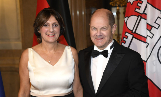   Olaf Scholz và vợ Britta Ernst tại Hamburg, Đức năm 2018. Ảnh: Reuters.  