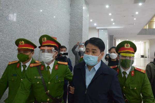 Cựu Chủ tịch Hà Nội Nguyễn Đức Chung kêu oan gần nửa tiếng đồng hồ tại tòa