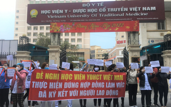 Hà Nội: Hơn 40 y bác sĩ xuống đường 