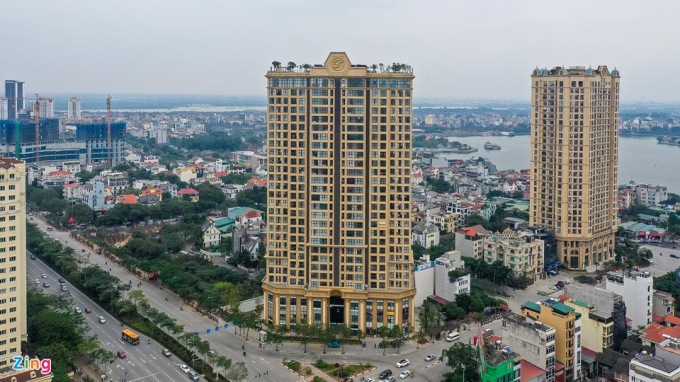           Hai tòa tháp D’. El Dorado I (Phú Thượng) và D’. El Dorado II (Phú Thanh) nằm trên đường Nguyễn Hoàng Tôn (quận Tây Hồ). Hai tòa nhà nằm ngay cạnh hồ Tây, tiếp giáp 2 mặt đường lớn Nguyễn Hoàng Tôn và Võ Chí Công.          