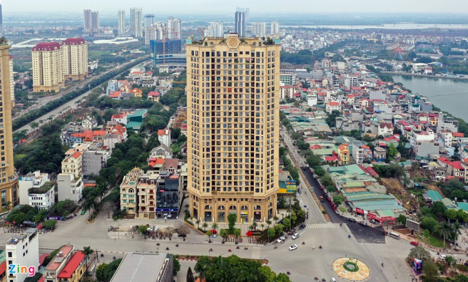           Mỗi tòa rộng 3.183 m2 bao gồm 4 tầng hầm, 27 tầng nổi. Tòa Phú Thượng bàn giao từ năm 2019, tòa Phú Thanh từ năm 2020. Mỗi căn hộ tại đây có diện tích từ 33 m2 đến 252 m2.          