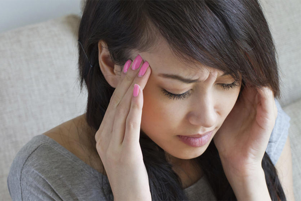 Nhận biết cơn đau đầu khi nhiễm biến thể Omicron