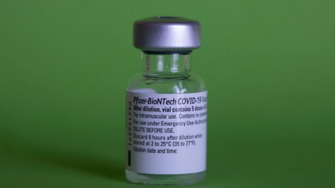 Pfizer và BioNTech bắt đầu thử nghiệm lâm sàng vaccine dành riêng cho biến thể Omicron