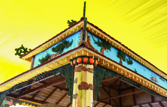           Cột và phần mái che được chạm khắc theo phong cách truyền thống và đảm bảo những nét hoa văn của kiến trúc Phật giáo.          