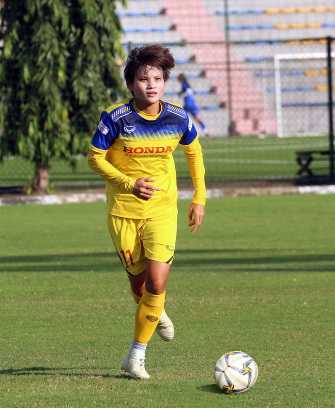 Tiền vệ Thái Thị Thảo sinh năm 1995 quê Nghệ An, đang thi đấu cho CLB nữ Hà Nội. 