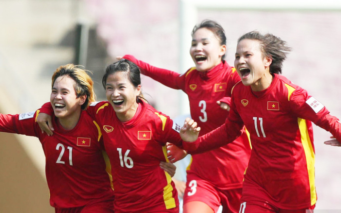 Đội tuyển bóng đã nữ Việt Nam nhận mưa tiền thưởng sau lập kỳ tích World Cup
