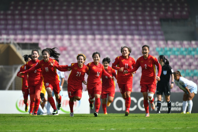   Tuyển nữ Việt Nam ăn mừng tấm vé đến World Cup nữ 2023 sau trận đấu với tuyển nữ Đài Bắc Trung Hoa ngày 6/2 (Ảnh: VFF)  
