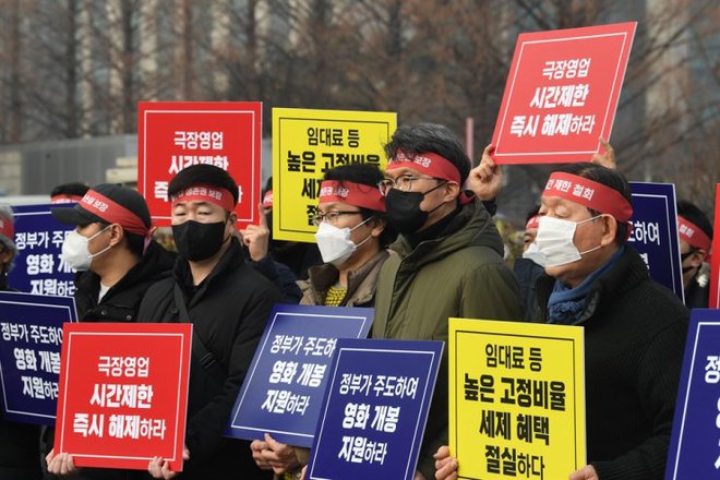 500 nhân viên ngành điện ảnh Hàn Quốc kêu cứu 