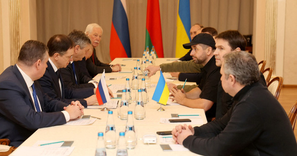 Đàm phán Nga - Ukraine kết thúc, ông Zelensky ký đơn xin gia nhập EU