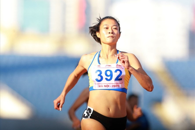 Lê Tú Chinh (điền kinh):  Tại SEA Games 30, chân chạy sinh năm 1997 vượt qua 2 vận động viên nhập tịch của chủ nhà Philippines để giành tấm huy chương vàng cự ly 100m. Ở các giải trong nước, Tú Chinh 