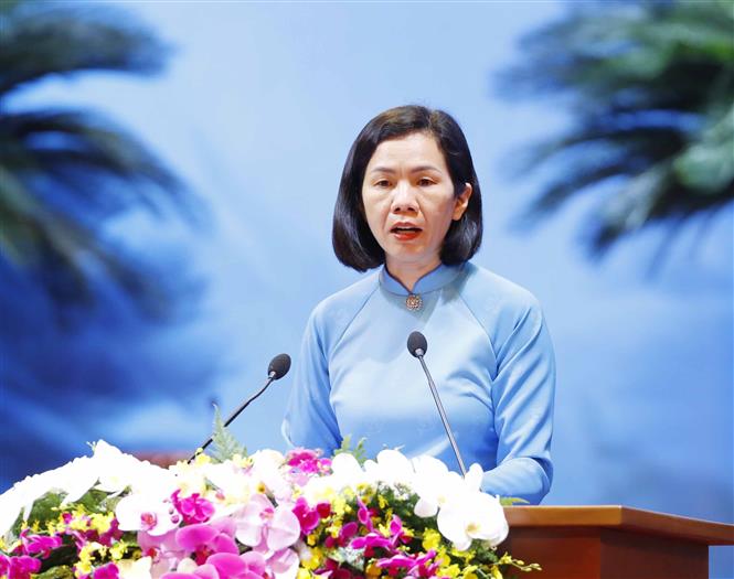         Bà Nguyễn Thị Minh Hương - Phó Chủ tịch Hội LHPN Việt Nam - cho biết đã nhận được hơn 5.700 sáng kiến hành động vì phụ nữ và trẻ em        