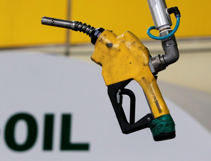 Giá dầu lại vượt ngưỡng 100 USD